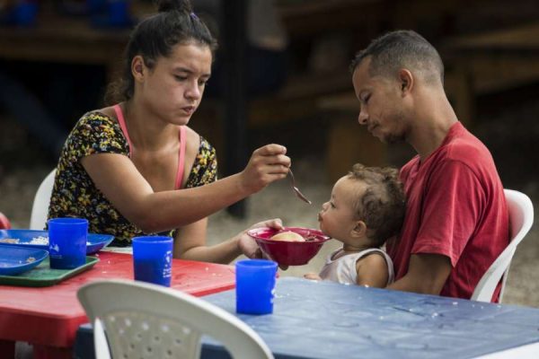 Se necesitan USD 1.350 millones para ayudar a refugiados y migrantes de Venezuela