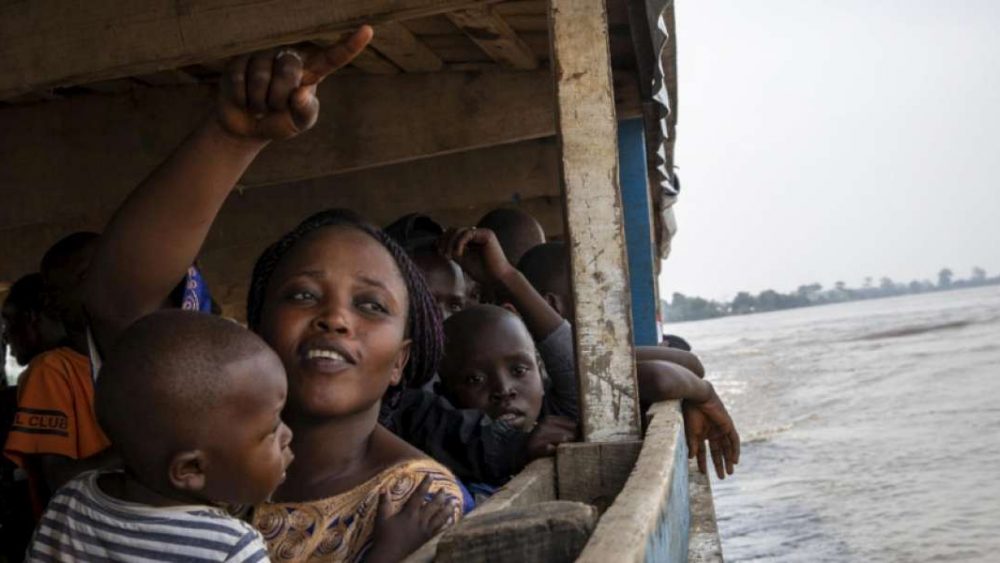 Miles de personas regresan a casa desde la República Democrática del Congo