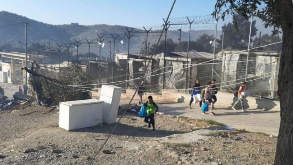 ACNUR ofrece apoyo tras el incendio en centro de acogida para solicitantes de asilo en Moria
