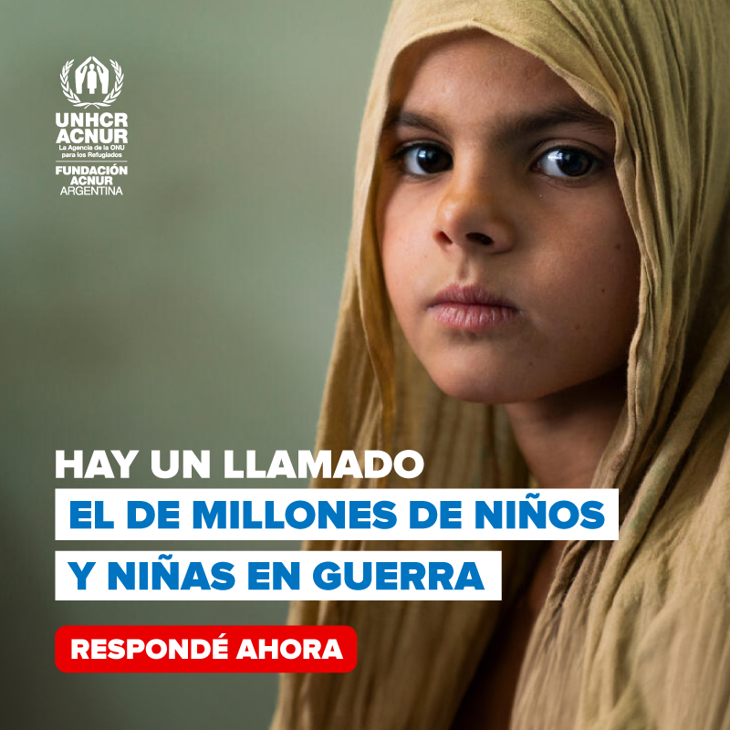 Sara, de 4 años, regresó a Afganistán con su familia después de pasar años en Pakistán. Mira hacia el futuro con incertidumbre, pero encuentra consuelo en la presencia de su familia en el Centro de Canje. A pesar de los desafíos que enfrentan, su resiliencia brilla con fuerza.