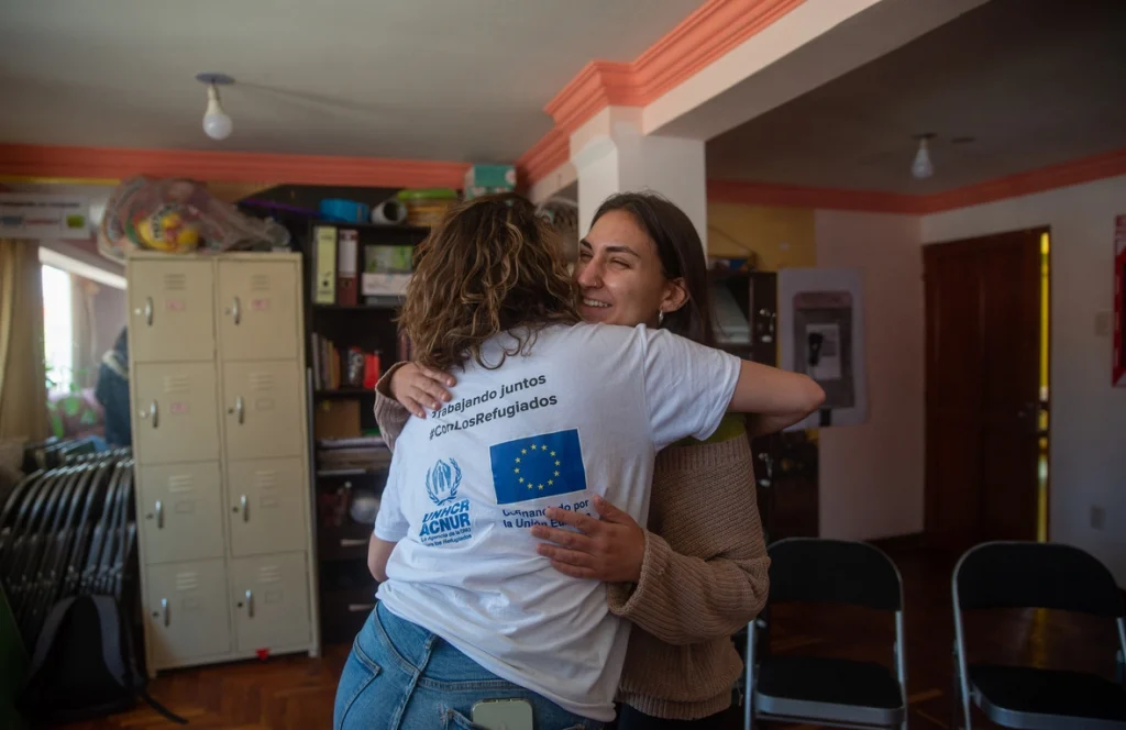 Infografía con fondo liso y texto: El 70% de las mujeres y niñas en contextos de crisis humanitarias sufre violencia de género, una realidad inadmisible.