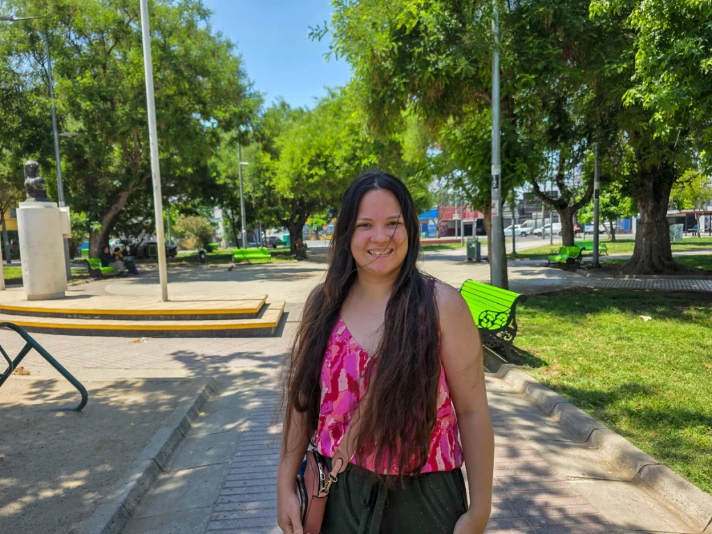 “Me sentía muy angustiada… la soledad del día a día y no poder colaborar económicamente en mi casa, por cuidar a mis hijos, me tenía muy frustrada”, relata Risdayly. © ACNUR/Rossana Chávez