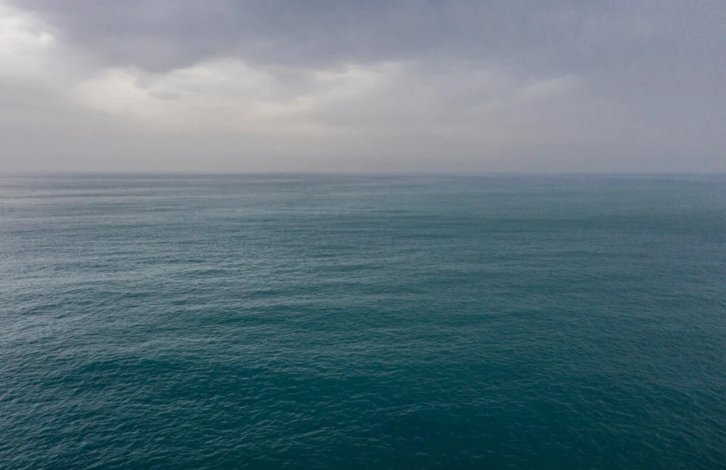 Una vista del mar Mediterráneo desde la ciudad siciliana de Catania, Italia. © ACNUR/Alessio Mamo