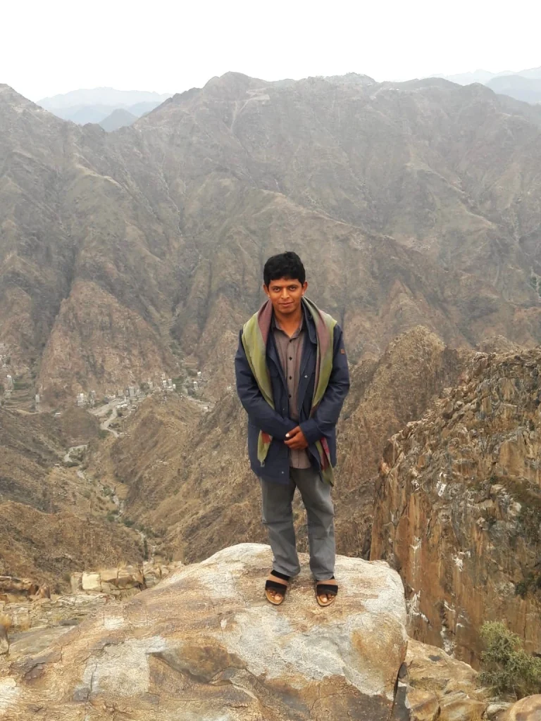 Yousef Al Dubai en Yemen, su país natal, antes de huir a causa de la guerra. © Cortesía de Yousef Al Dubai