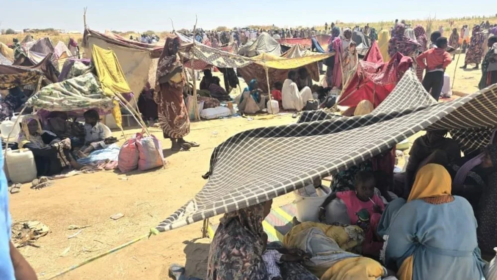 Desplazados internos sudaneses en un centro de recepción en Tawila, después de huir de El Fasher y alrededores, en Darfur Norte, en octubre de 2025. © HOPE
