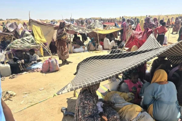 Desplazados internos sudaneses en un centro de recepción en Tawila, después de huir de El Fasher y alrededores, en Darfur Norte, en octubre de 2025. © HOPE