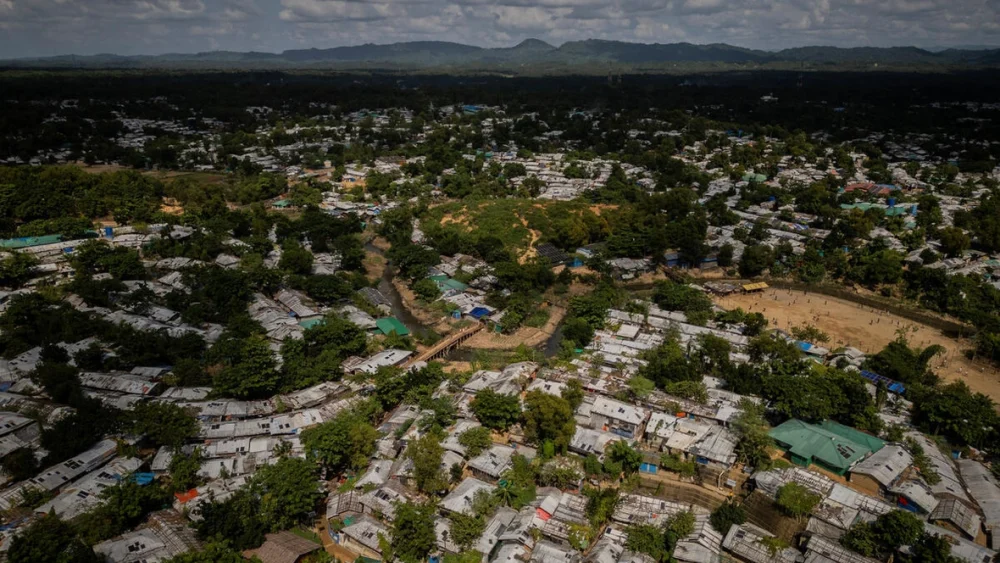 Vista aérea del Campamento 5 en Cox's Bazar, Bangladesh, parte del mayor asentamiento de personas refugiadas del mundo. © ACNUR/Santi Palacios