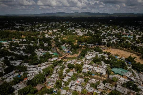 Vista aérea del Campamento 5 en Cox's Bazar, Bangladesh, parte del mayor asentamiento de personas refugiadas del mundo. © ACNUR/Santi Palacios